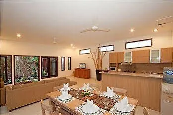 Villa Ombak Denpasar  4*, Denpasar (Bali)